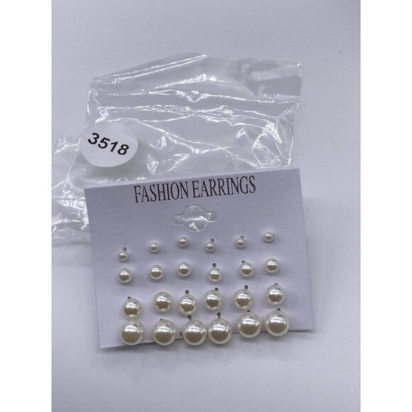 Fashion Pearl Stud Earring Set Womens 12 Pairs White Round Jewelry Lightweight - Picture 7 of 7